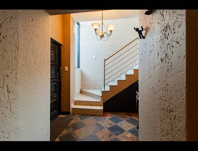 4 BEDROOM CLUSTER FOR SALE IN LONEHILL